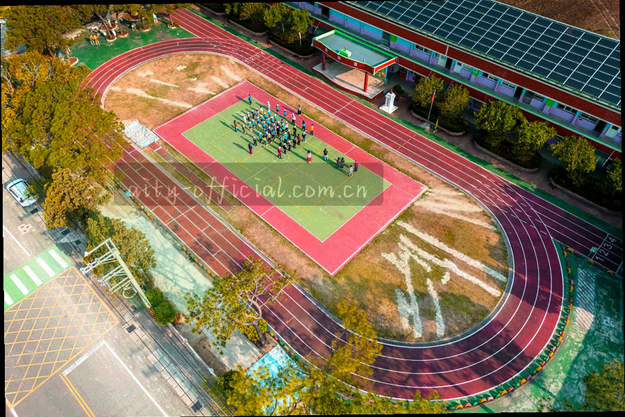 辽宁区域抽象地图纹理与赛程节点连线，米白与苔绿配色
